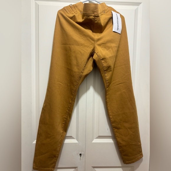 Mustard yellow jegging size 16 women NWT in great condition - Picture 1 of 6